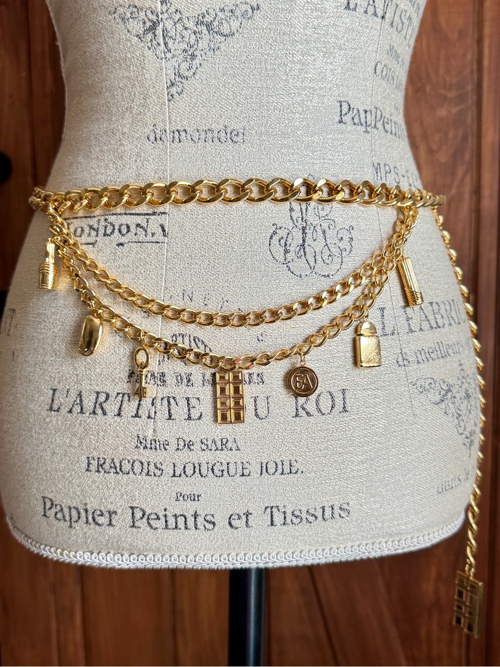 Elizabeth Arden Gold Chain Charm Waist Belt with Padlock and Tassel - Picture 1 of 5